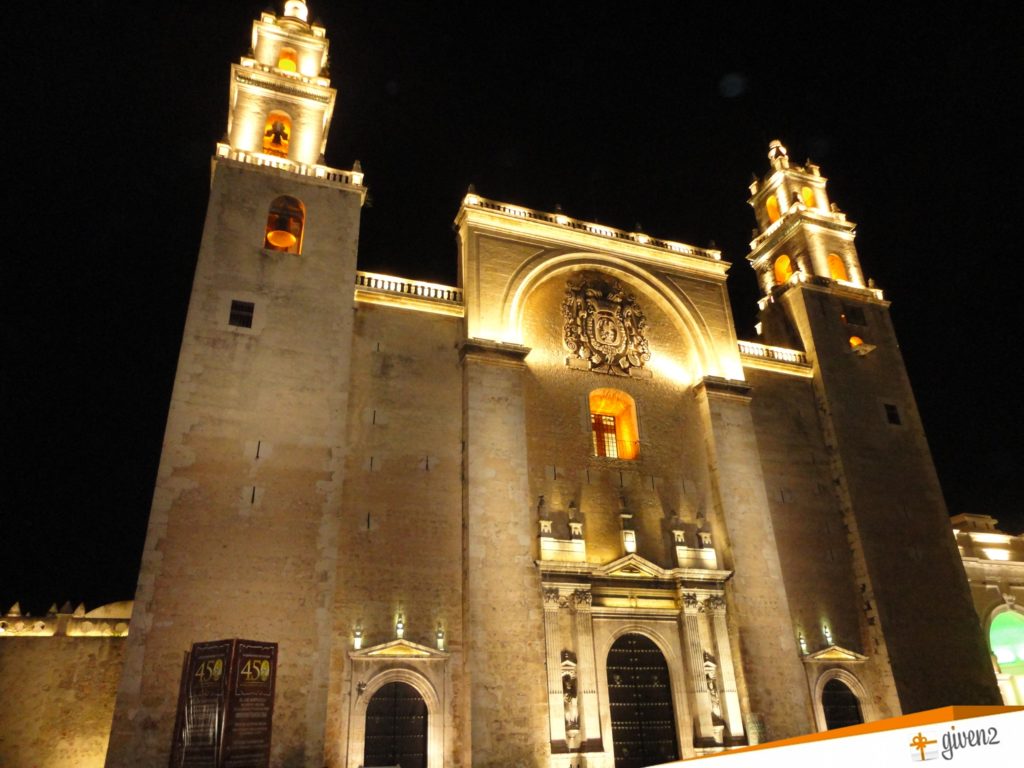 Honeymoon in mexico Catedral de San Ildefonso merida