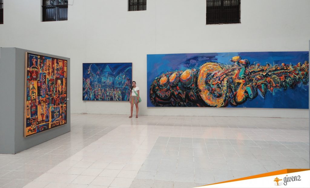 honeymoon in mexico Museo de Arte Contemporaneo merida