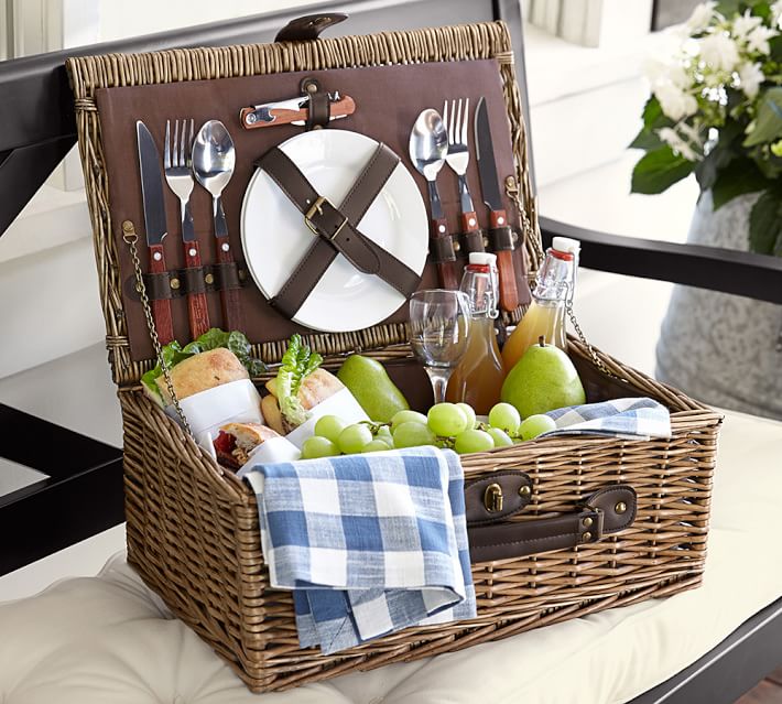 picnic basket set bridal shower gift ideas 