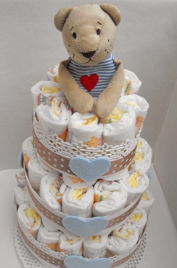 Torta di pannolini - Tutorial - How To Make a Diaper Cake For Baby Shower 