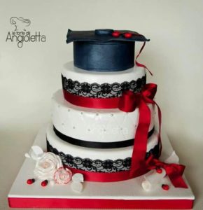 cake design, torta di laurea a piani con tocco